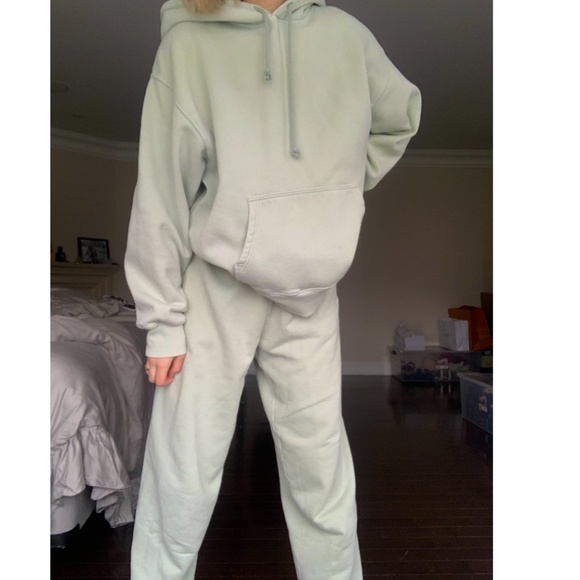 Aritzia bf tracksuit - Picture 1 of 2